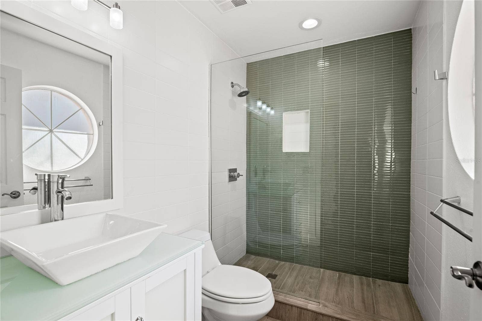 7319 SOMERSET SHORES COURT, Orlando, FL 32819 7319 SOMERSET SHORES COURT, Orlando, FL 32819