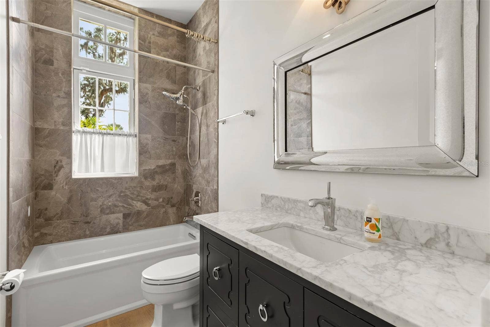 Guest Bath 1