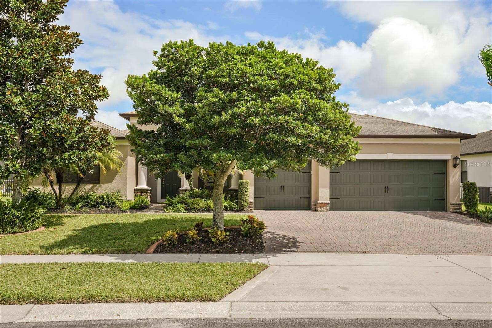 2841 AUTUMN BREEZE WAY, Kissimmee, FL 34744 2841 AUTUMN BREEZE WAY, Kissimmee, FL 34744