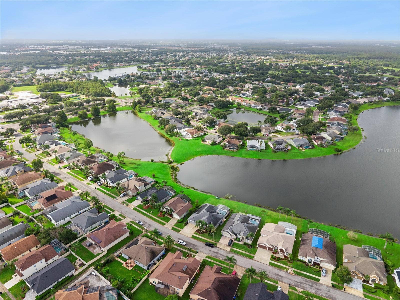 3828 BROOKMYRA DRIVE, Orlando, FL 32837 This is the Florida life you dream about!