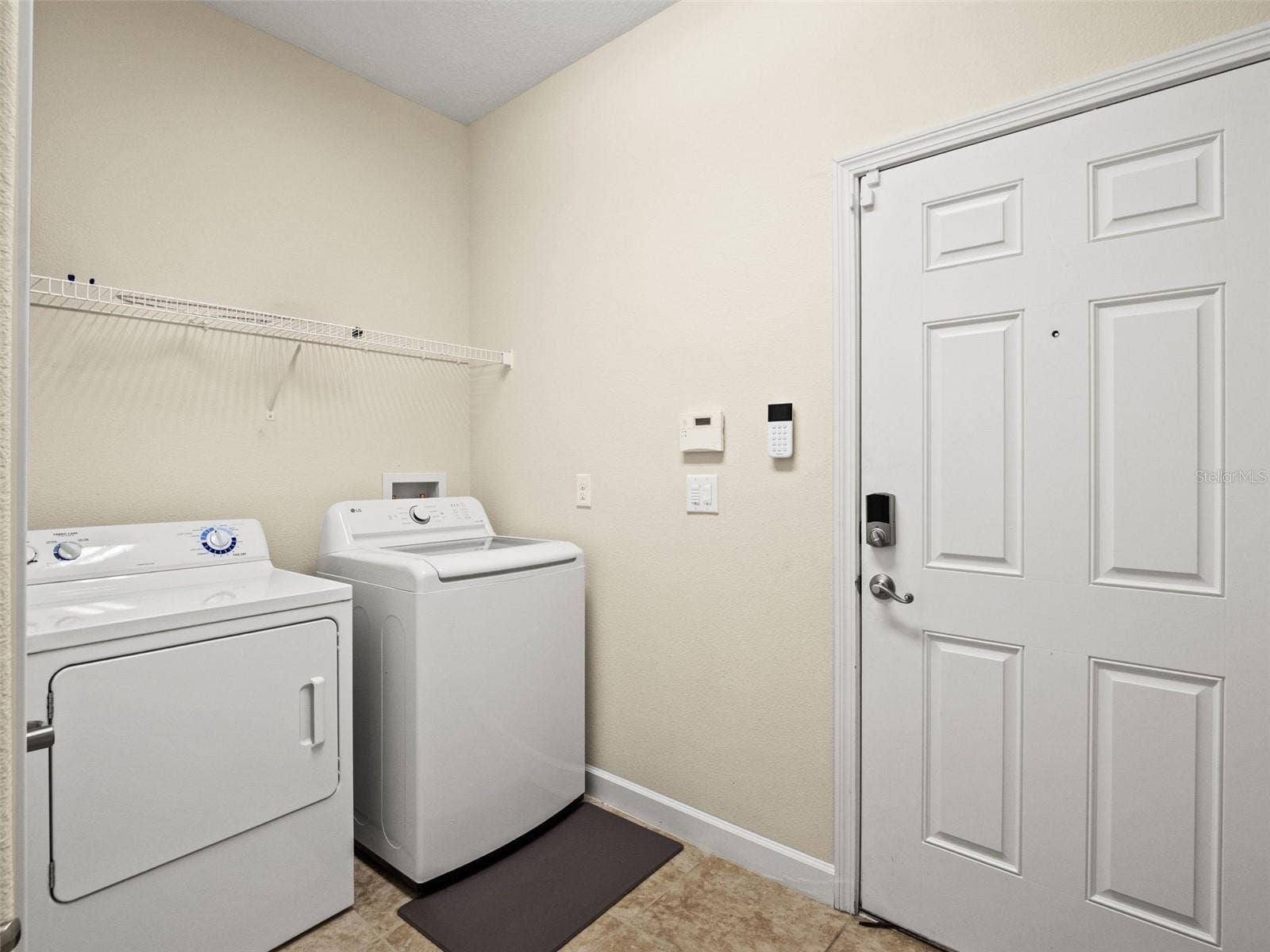 6158 MERIWETHER CRESCENT, Winter Garden, FL 34787 6158 MERIWETHER CRESCENT, Winter Garden, FL 34787
