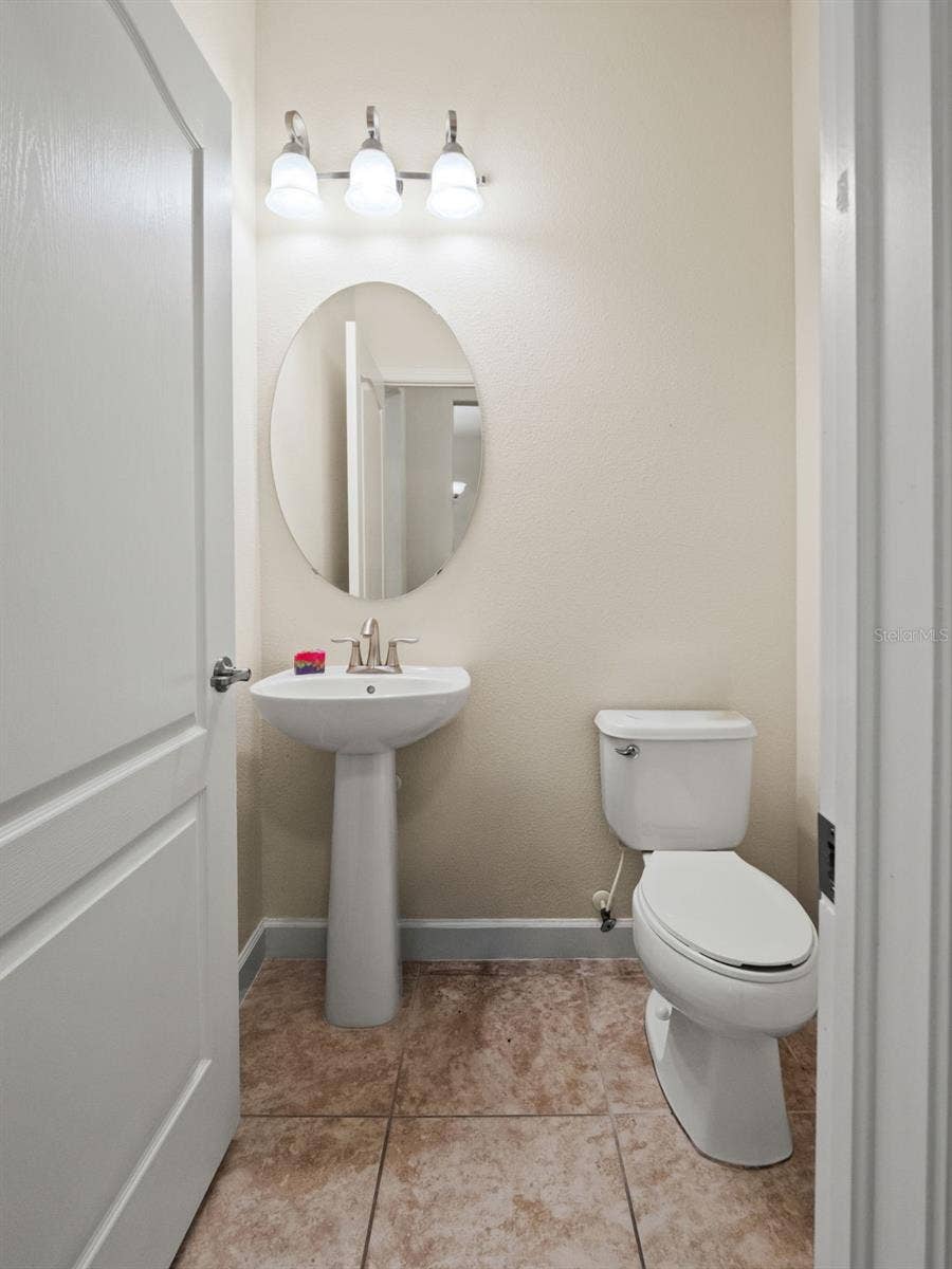 6158 MERIWETHER CRESCENT, Winter Garden, FL 34787 6158 MERIWETHER CRESCENT, Winter Garden, FL 34787