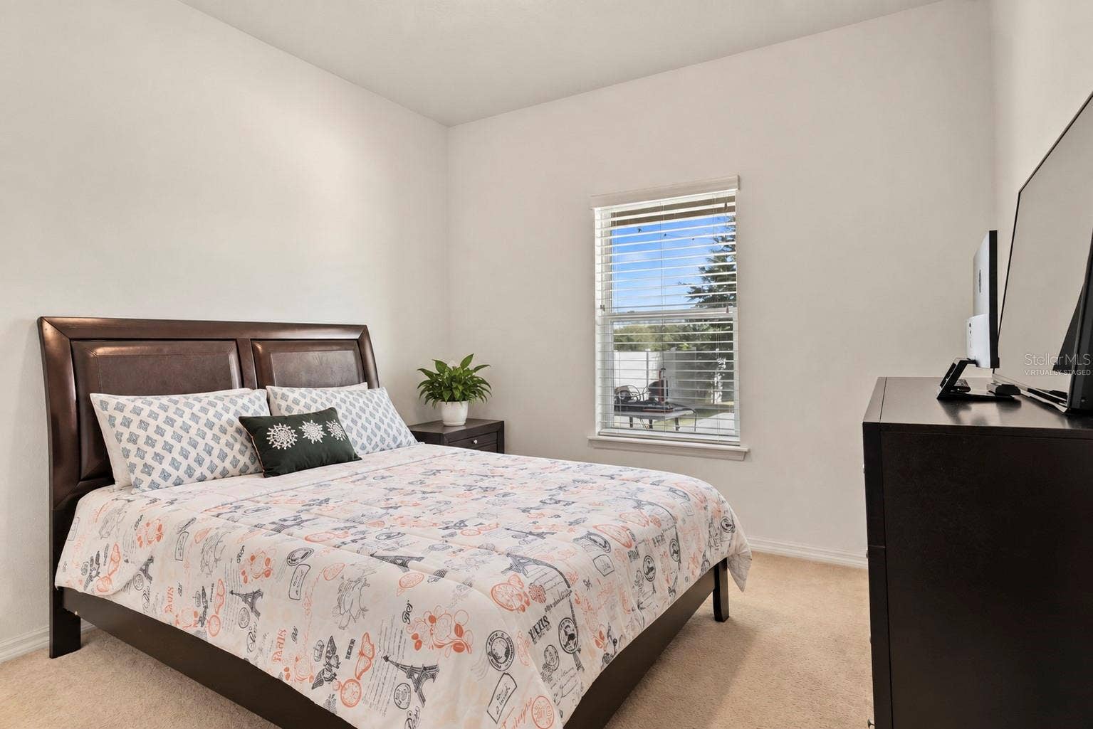 2470 STANDING ROCK CIRCLE, Oakland, FL 34787 Virtually Staged