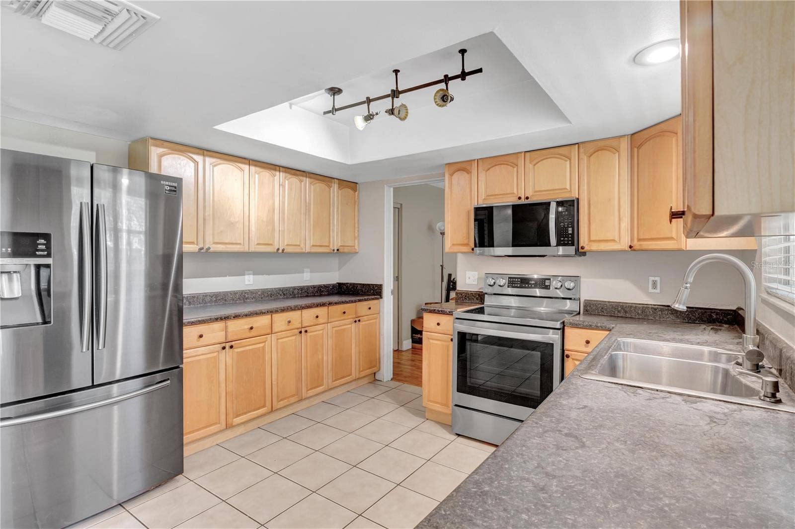 1018 MALCOLM COURT, Oviedo, FL 32765 1018 MALCOLM COURT, Oviedo, FL 32765