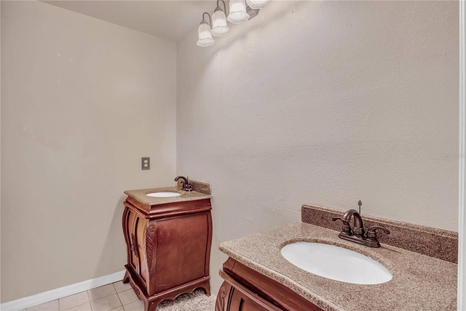 1018 MALCOLM COURT, Oviedo, FL 32765 1018 MALCOLM COURT, Oviedo, FL 32765