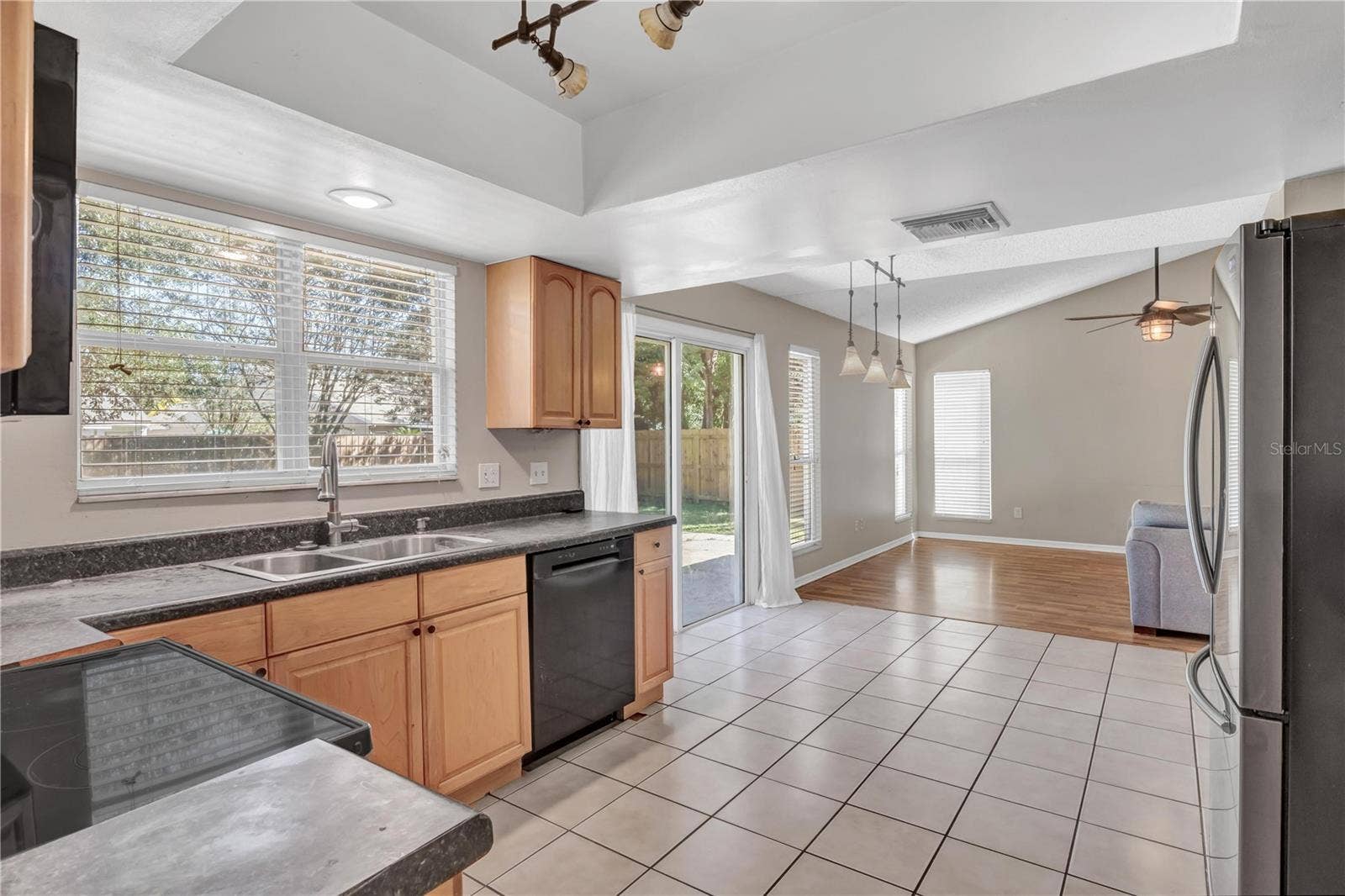 1018 MALCOLM COURT, Oviedo, FL 32765 1018 MALCOLM COURT, Oviedo, FL 32765