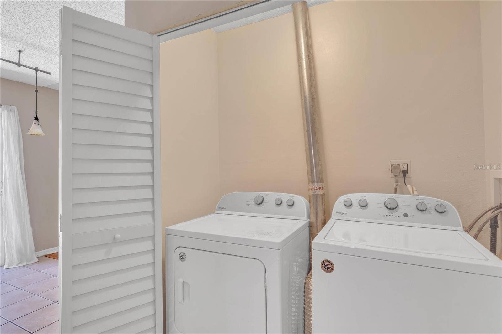 1018 MALCOLM COURT, Oviedo, FL 32765 1018 MALCOLM COURT, Oviedo, FL 32765