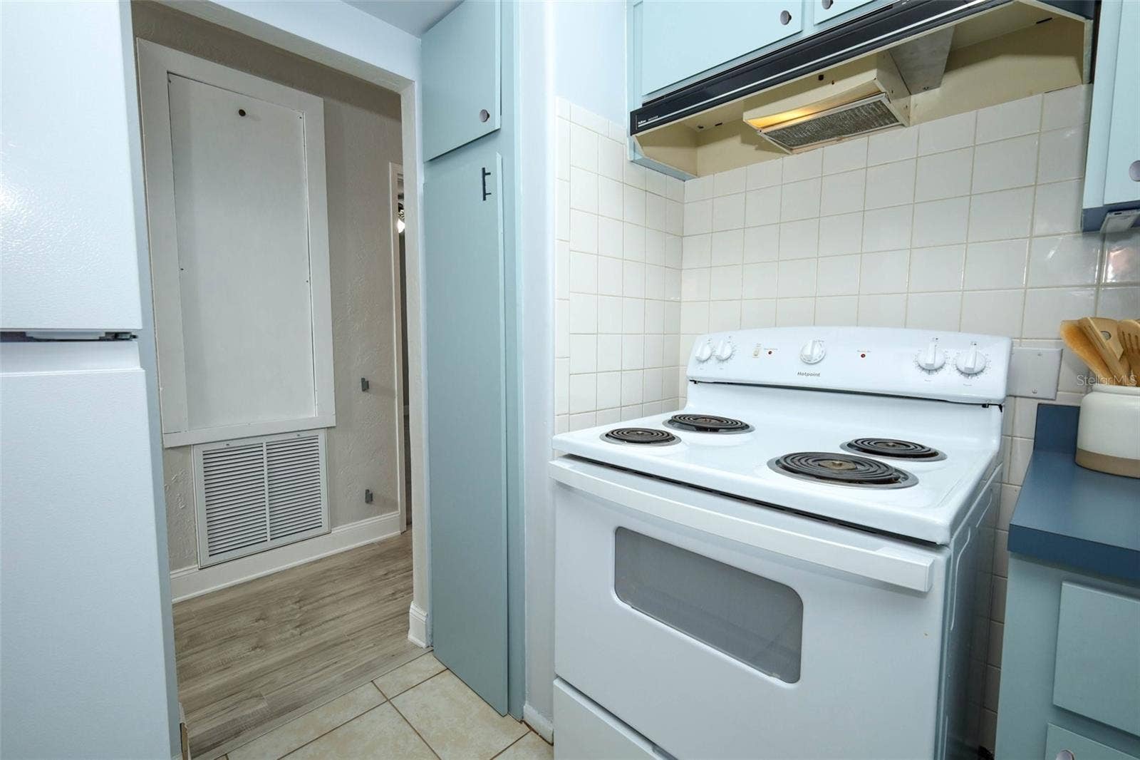 506 S ELSASSER STREET, Deland, FL 32720 Kitchen Pantry & AC Closet