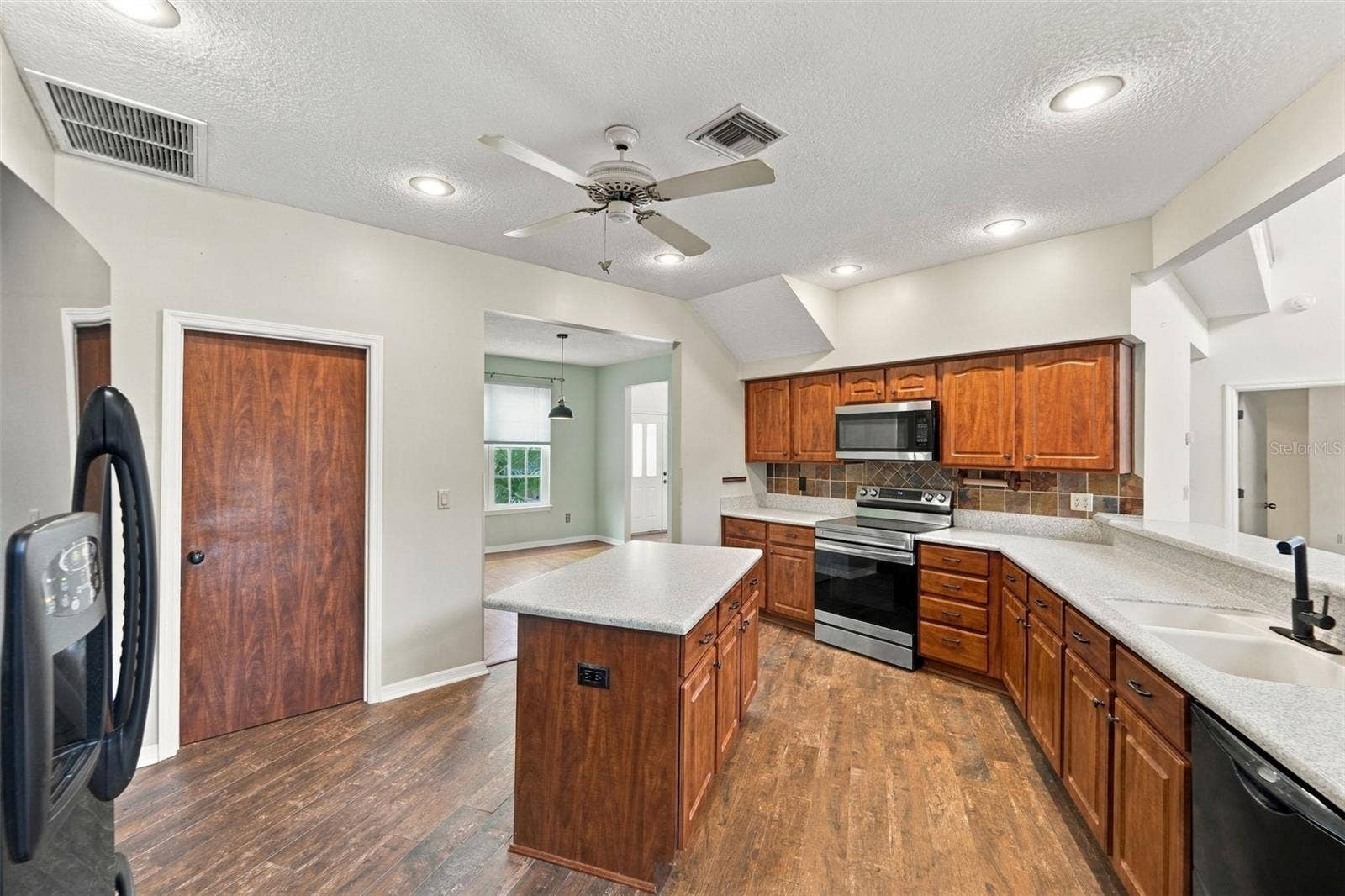 400 PINE TREE ROAD, Lake Mary, FL 32746 400 PINE TREE ROAD, Lake Mary, FL 32746