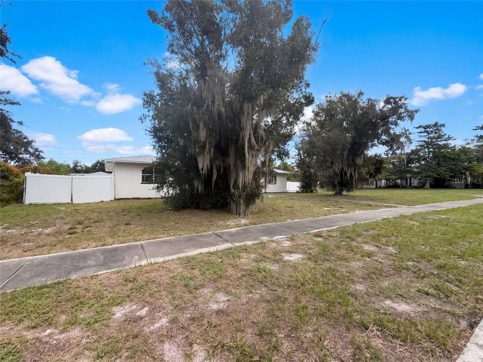 601 MYRTLE WAY S, St Petersburg, FL 33705 601 MYRTLE WAY S, St Petersburg, FL 33705