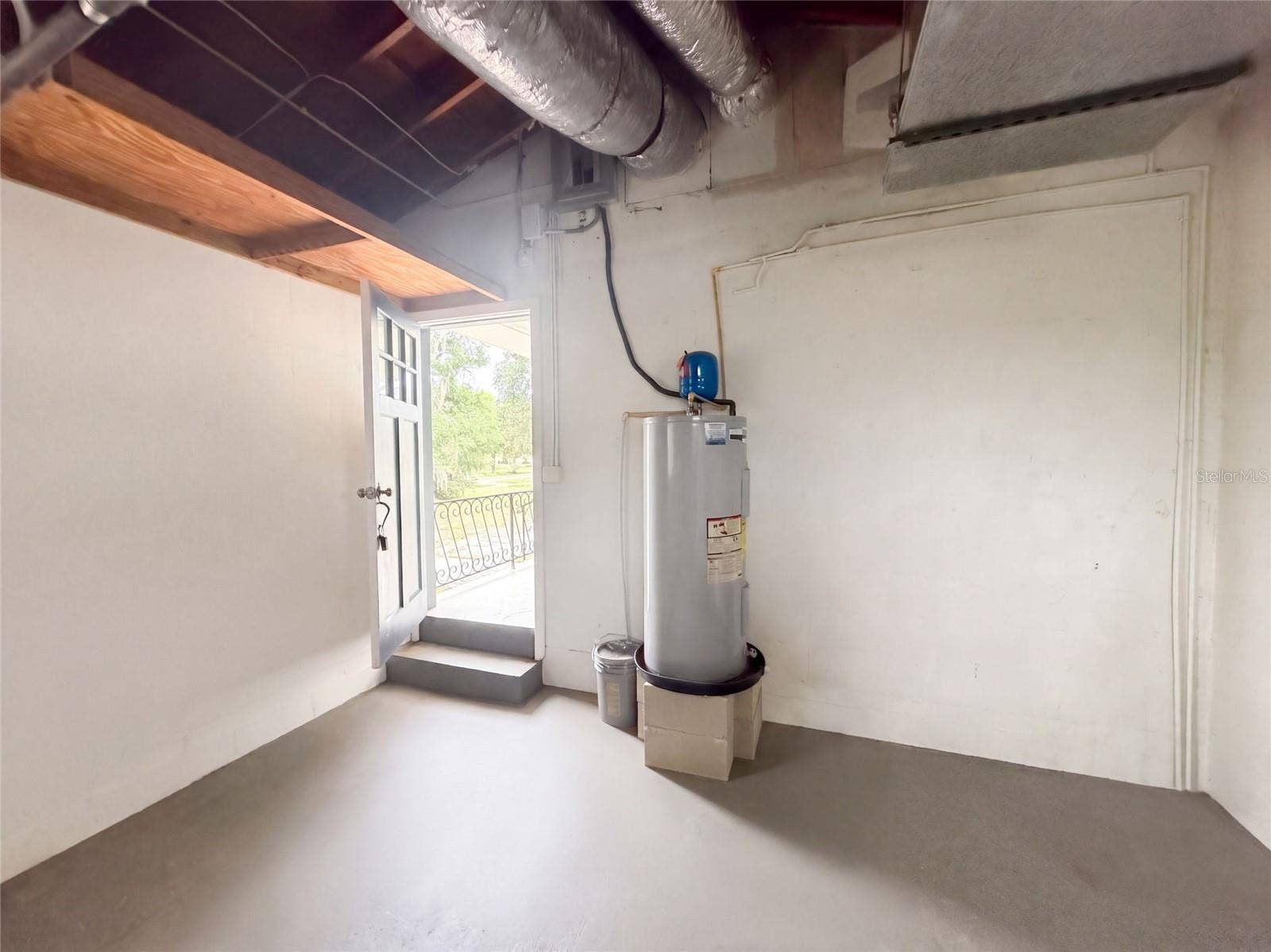 601 MYRTLE WAY S, St Petersburg, FL 33705 601 MYRTLE WAY S, St Petersburg, FL 33705