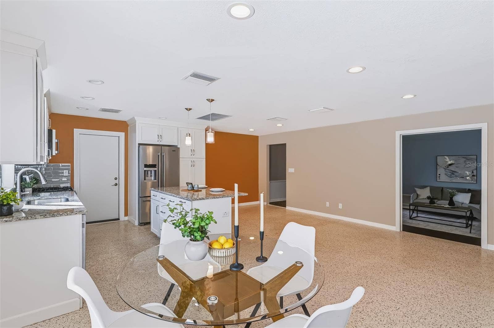 624 DUNRAVEN DRIVE, Winter Park, FL 32792 Living Spaces Flow Seamlessly