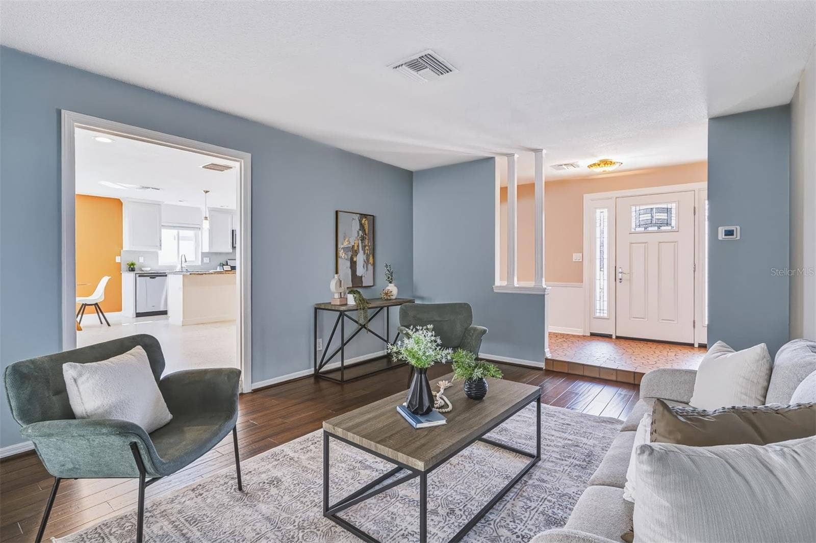 624 DUNRAVEN DRIVE, Winter Park, FL 32792 Family Room Off Entry and a Step Down from Living Room
