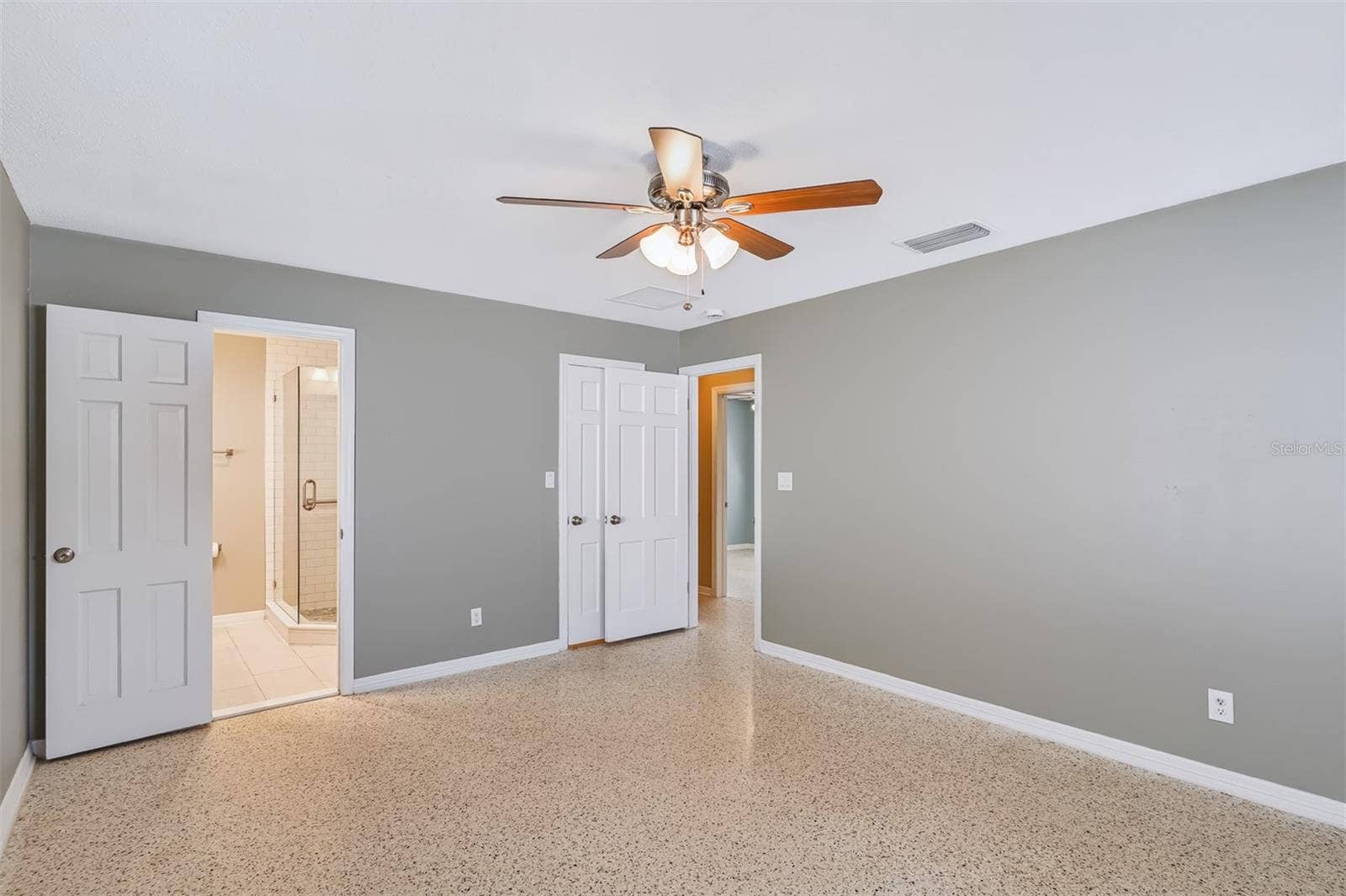 624 DUNRAVEN DRIVE, Winter Park, FL 32792 Primary Bedroom with Walk-In Closet & Ensuite Bathroom