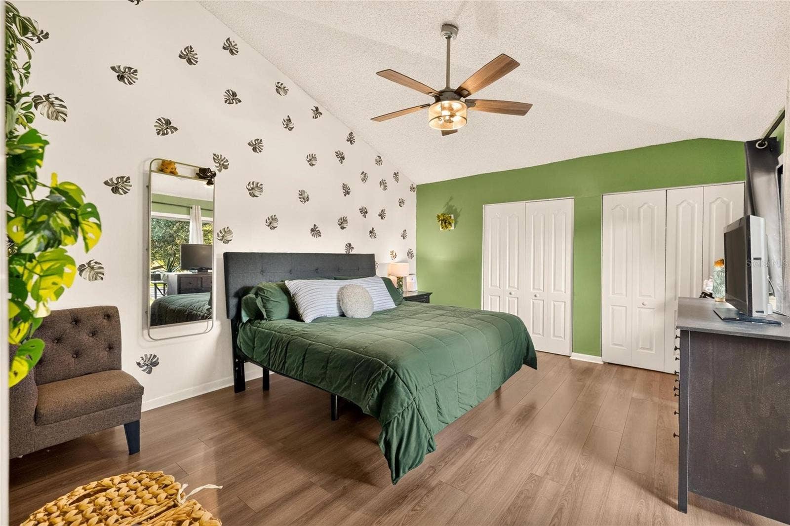 618 OLYMPIC DRIVE, #6A, Ocoee, FL 34761 Primary Bedroom with beautiful vaulted ceiling
