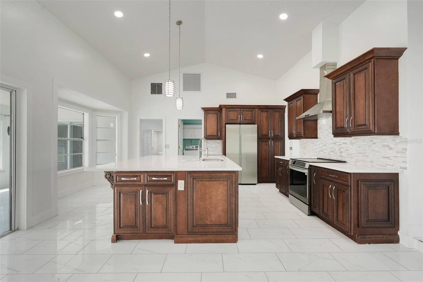 9106 GALLEON COURT, Orlando, FL 32819 9106 GALLEON COURT, Orlando, FL 32819