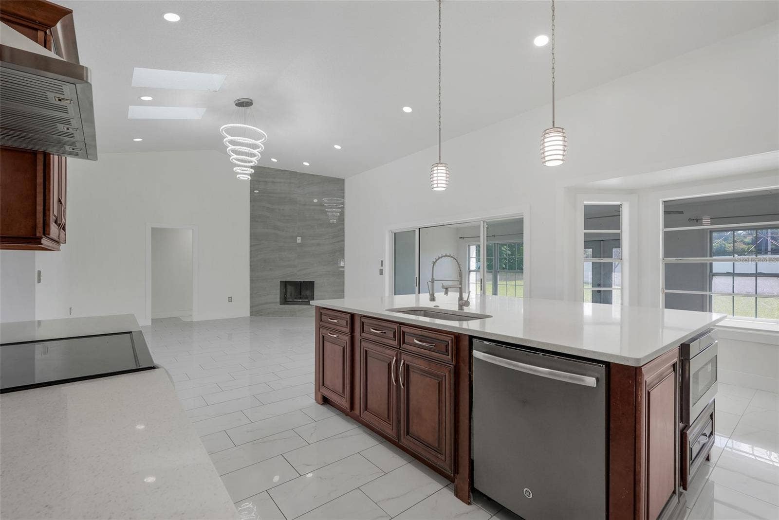 9106 GALLEON COURT, Orlando, FL 32819 9106 GALLEON COURT, Orlando, FL 32819