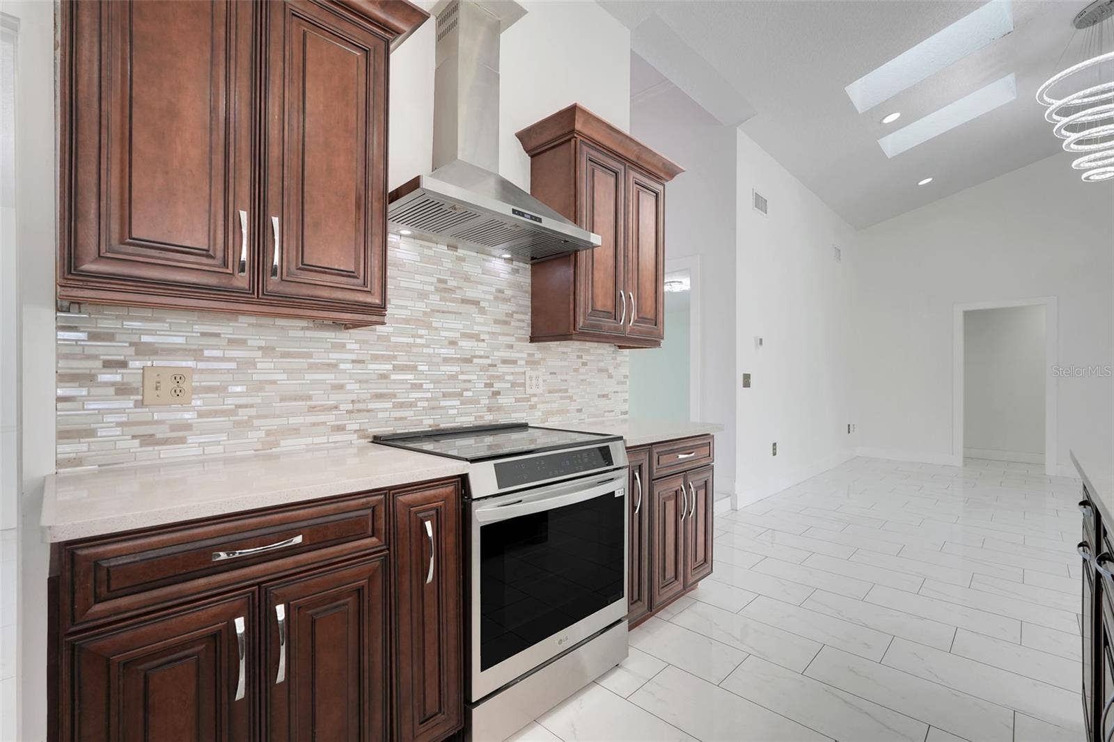 9106 GALLEON COURT, Orlando, FL 32819 9106 GALLEON COURT, Orlando, FL 32819