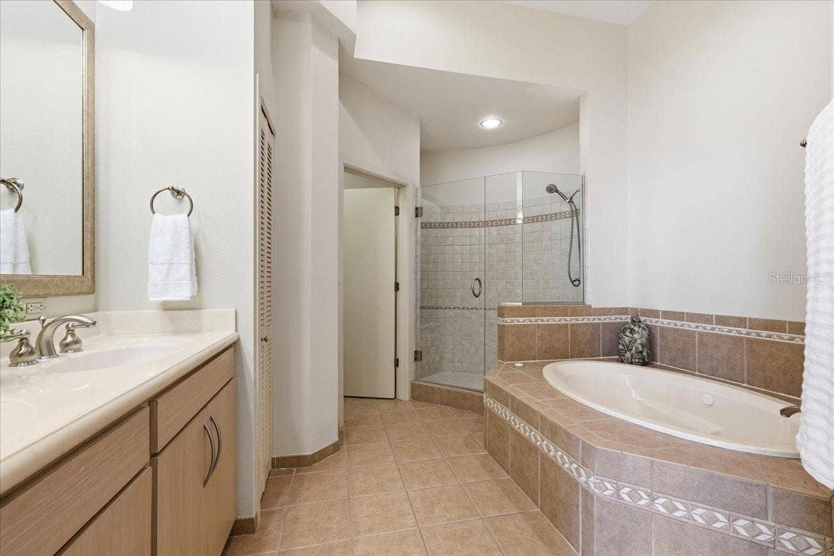 9320 CYPRESS COVE DRIVE, Orlando, FL 32819 9320 CYPRESS COVE DRIVE, Orlando, FL 32819