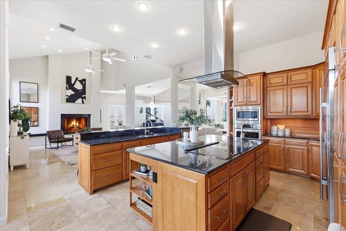 9320 CYPRESS COVE DRIVE, Orlando, FL 32819 9320 CYPRESS COVE DRIVE, Orlando, FL 32819
