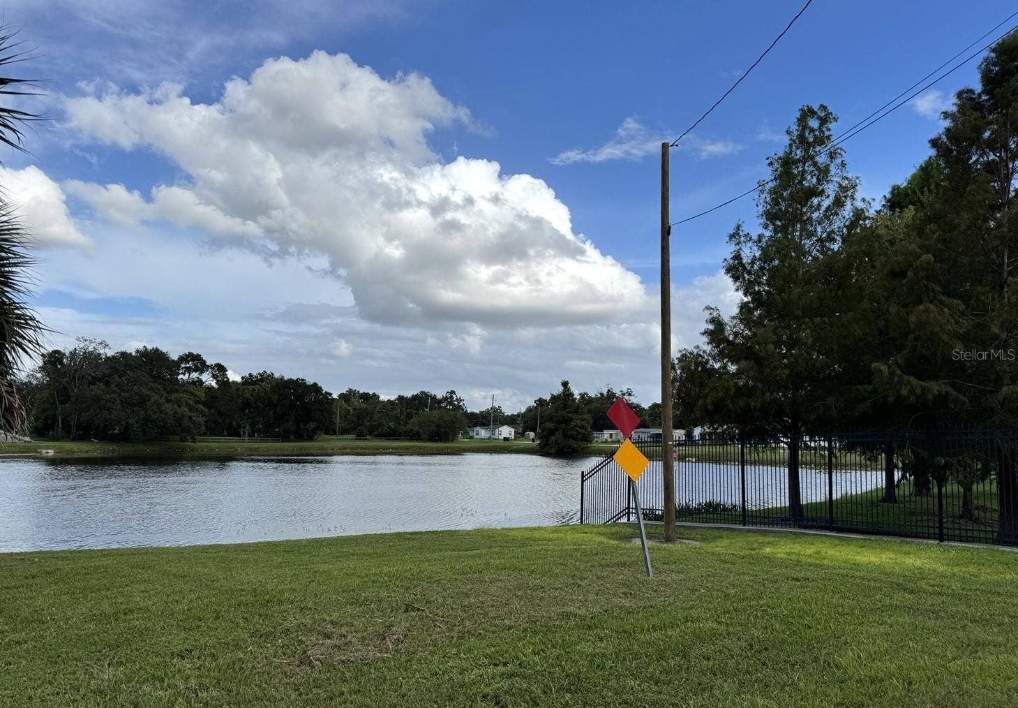 1239 19TH STREET, Orlando, FL 32805 Nearby lake located at the end of 19th Street