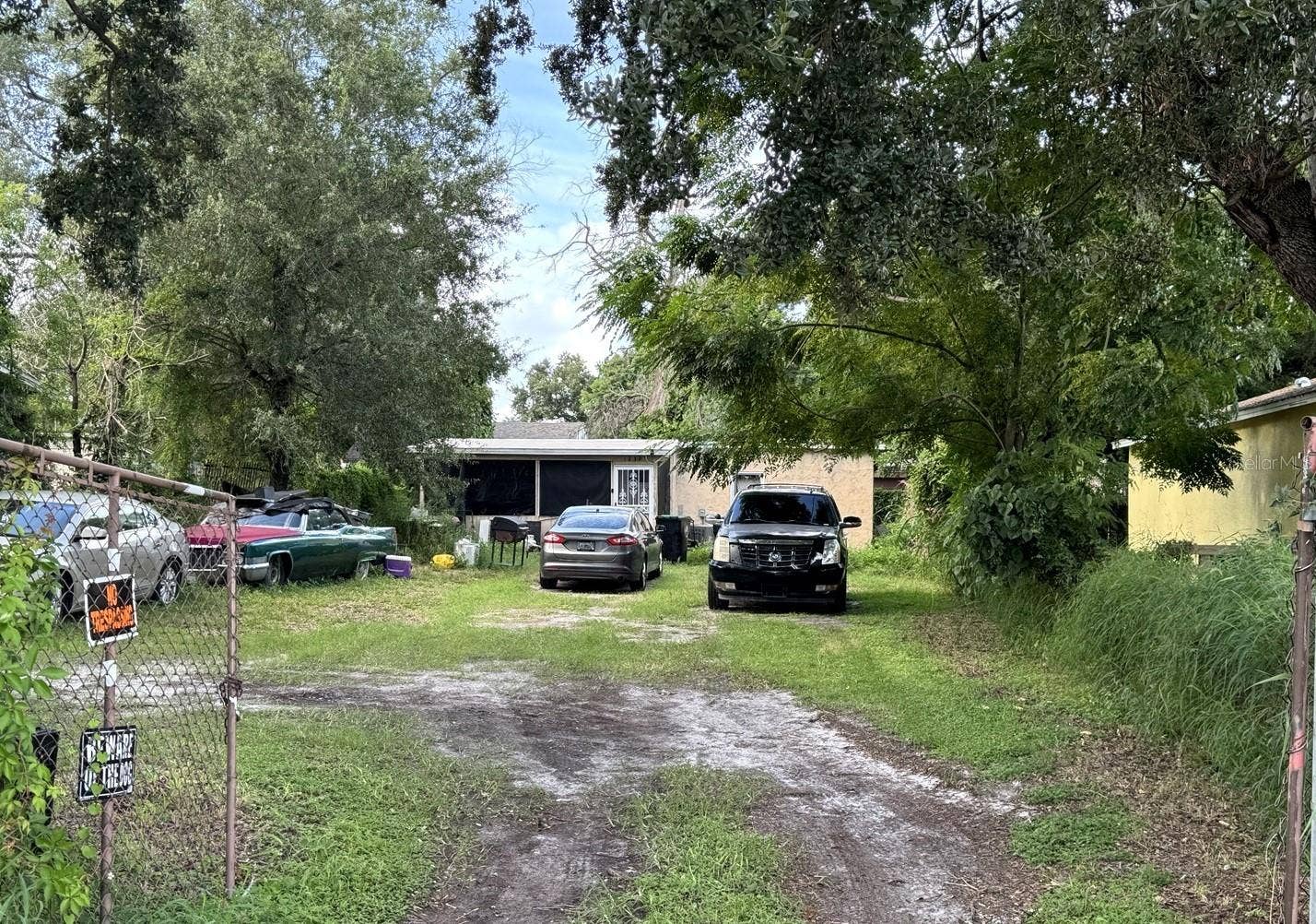 1239 19TH STREET, Orlando, FL 32805 1239 19th Street wide exterior view of the primary parcel included in the three-property offering