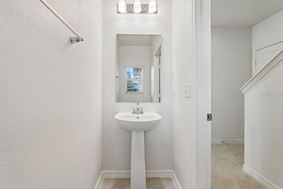 647 MEADOWS EDGE PLACE, Lake Wales, FL 33859
