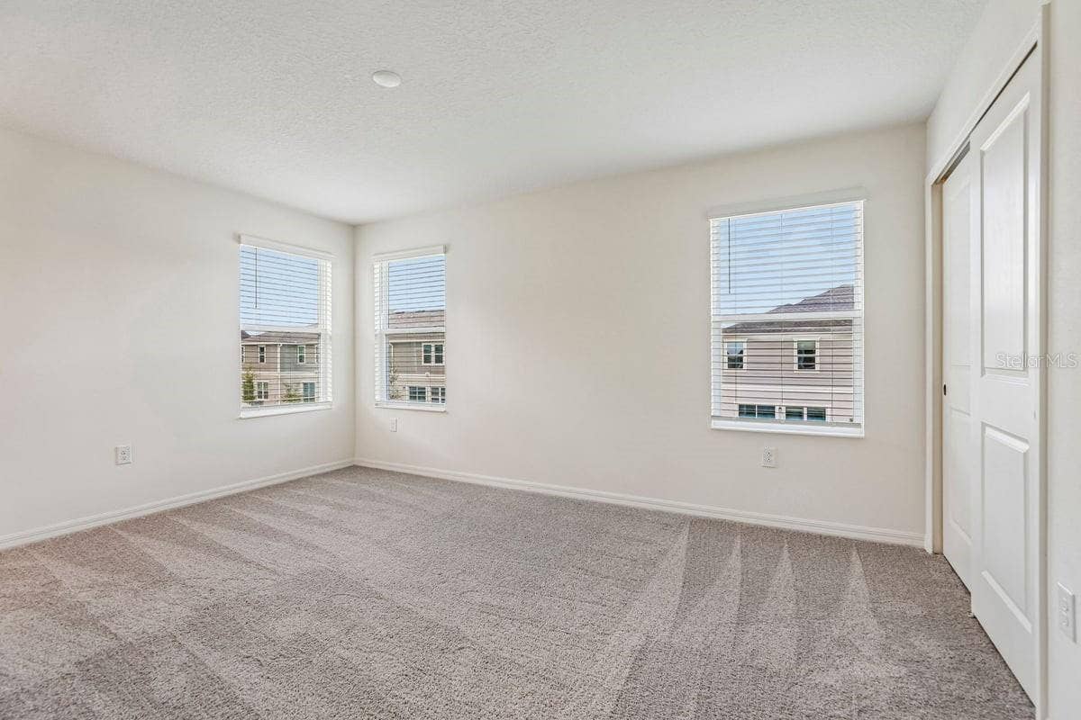 647 MEADOWS EDGE PLACE, Lake Wales, FL 33859