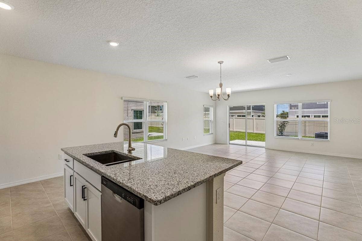 647 MEADOWS EDGE PLACE, Lake Wales, FL 33859