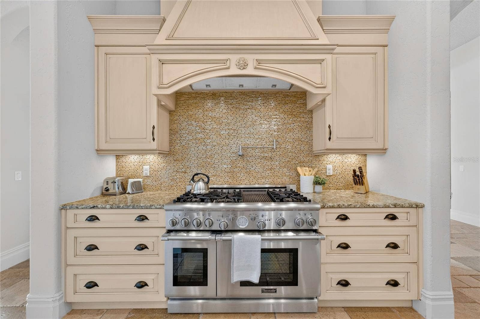 6113 GROSVENOR SHORE DRIVE, Windermere, FL 34786 6113 GROSVENOR SHORE DRIVE, Windermere, FL 34786