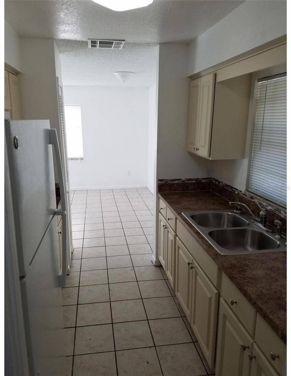 402 Kitchen
