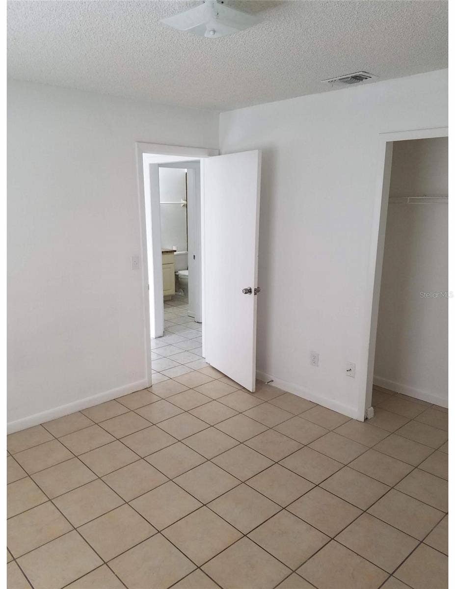 402 Guest Bed