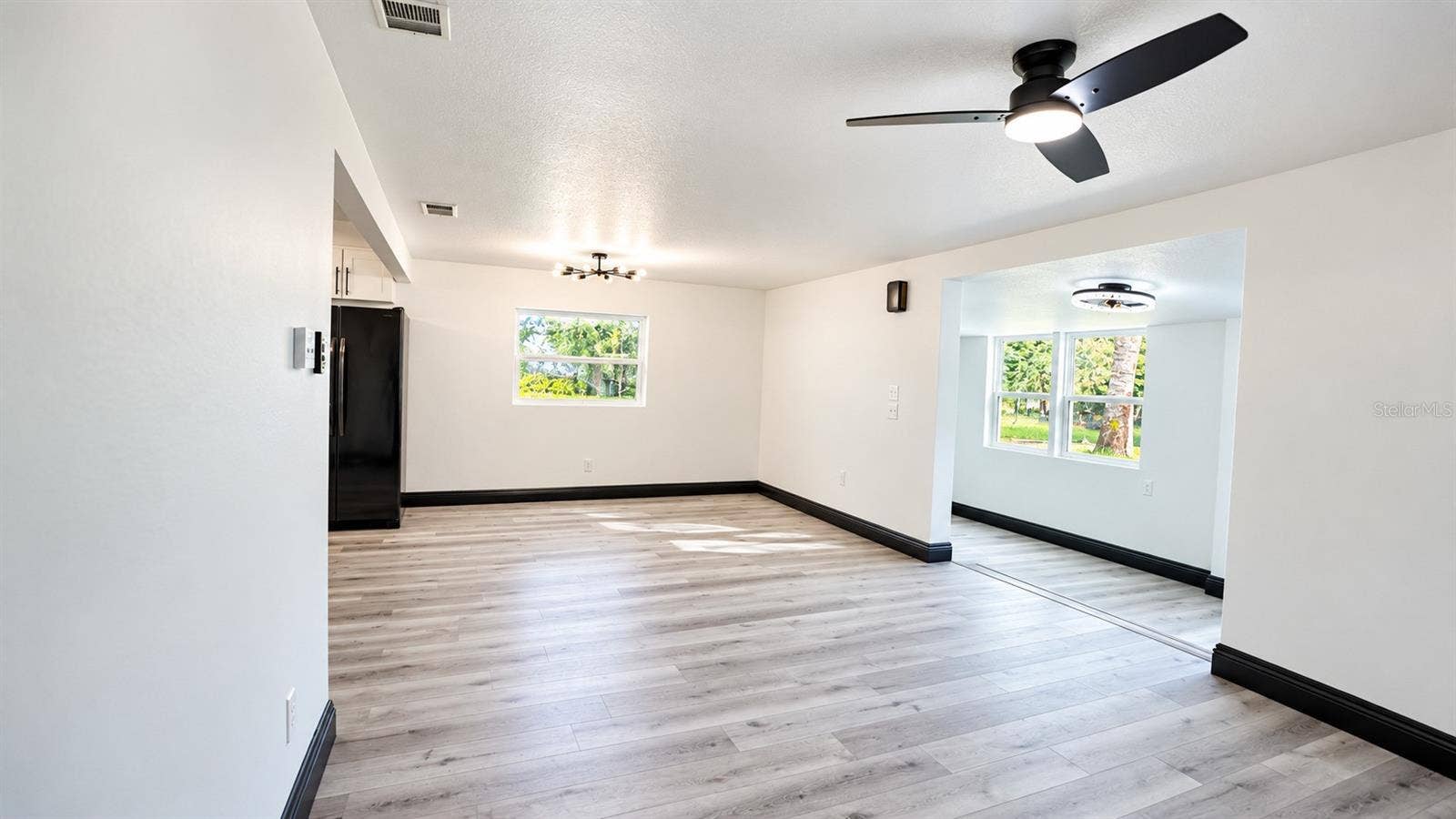 334 W BERESFORD ROAD, Deland, FL 32720 Dinning room