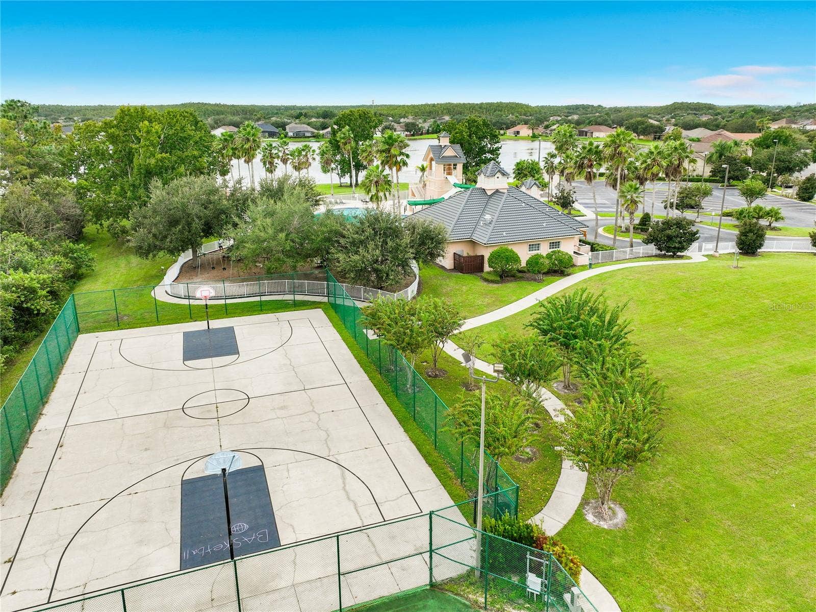 13556 HAWKEYE DRIVE, Orlando, FL 32837 13556 HAWKEYE DRIVE, Orlando, FL 32837