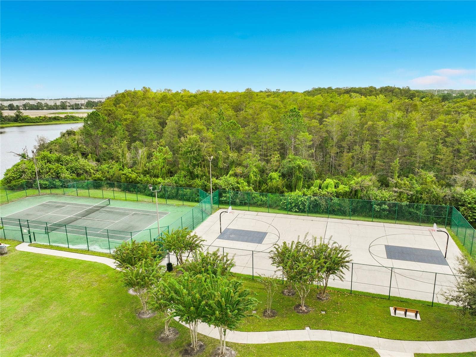 13556 HAWKEYE DRIVE, Orlando, FL 32837 13556 HAWKEYE DRIVE, Orlando, FL 32837