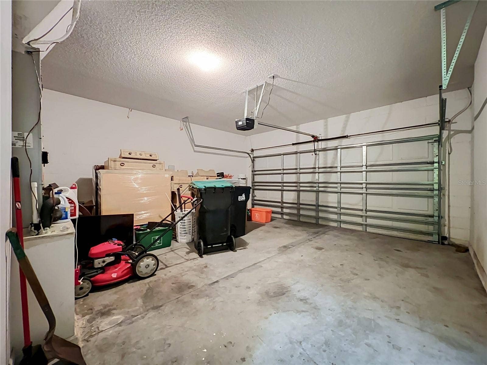 13556 HAWKEYE DRIVE, Orlando, FL 32837 13556 HAWKEYE DRIVE, Orlando, FL 32837