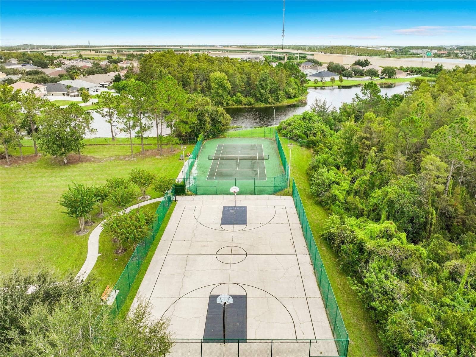 13556 HAWKEYE DRIVE, Orlando, FL 32837 13556 HAWKEYE DRIVE, Orlando, FL 32837