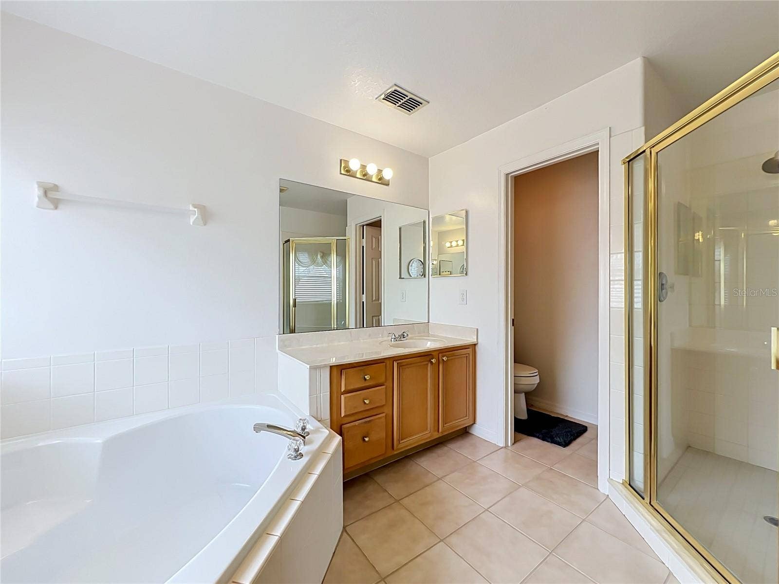 13556 HAWKEYE DRIVE, Orlando, FL 32837 13556 HAWKEYE DRIVE, Orlando, FL 32837