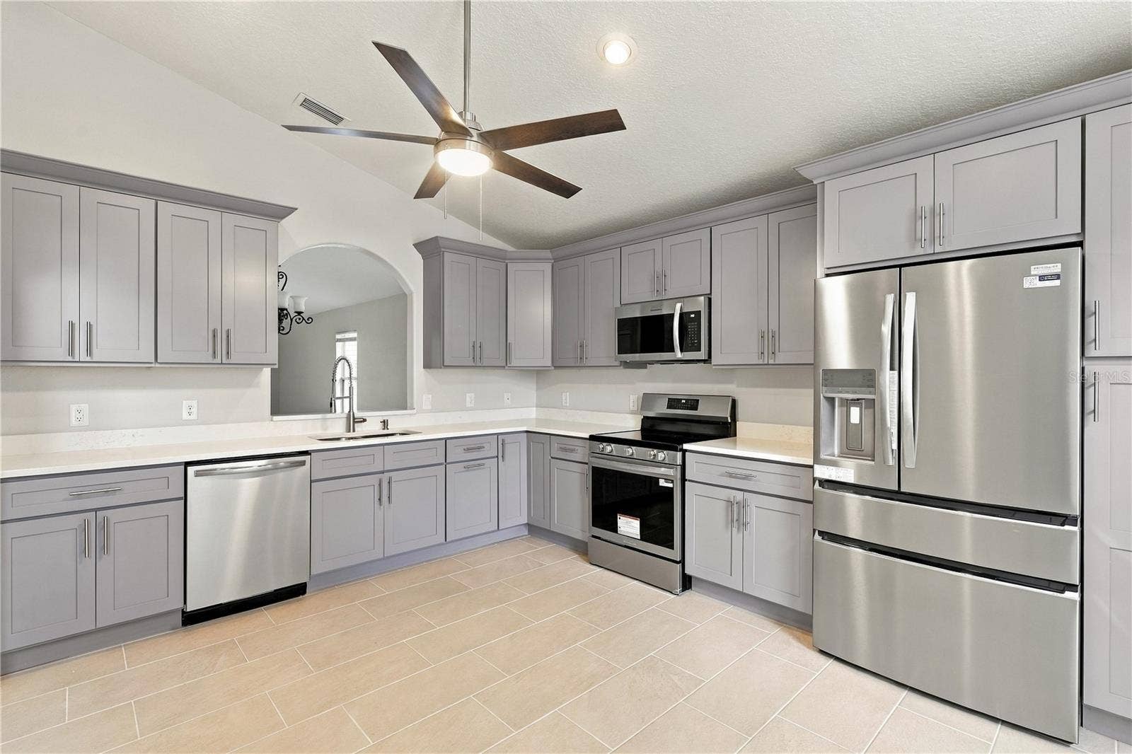 941 VINDALE ROAD, Tavares, FL 32778 941 VINDALE ROAD, Tavares, FL 32778