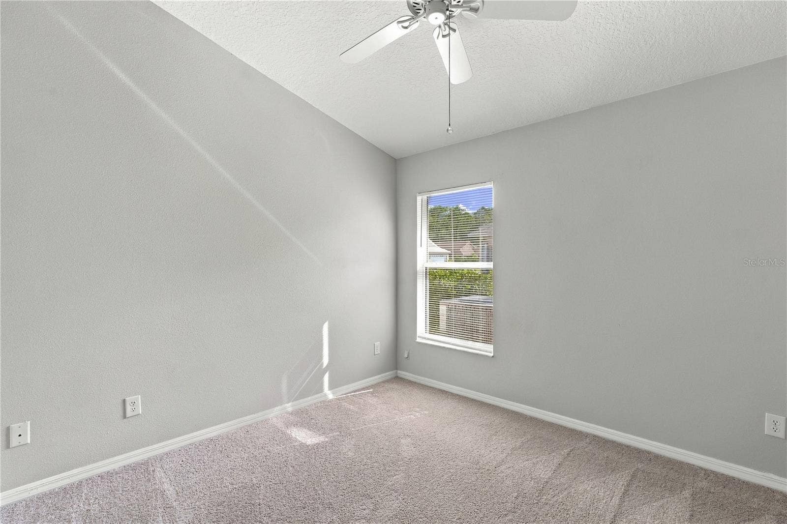 941 VINDALE ROAD, Tavares, FL 32778 941 VINDALE ROAD, Tavares, FL 32778