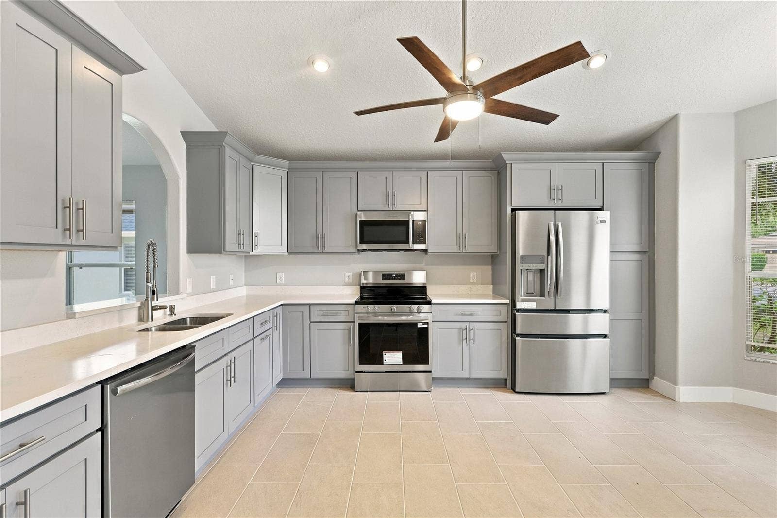 941 VINDALE ROAD, Tavares, FL 32778 941 VINDALE ROAD, Tavares, FL 32778