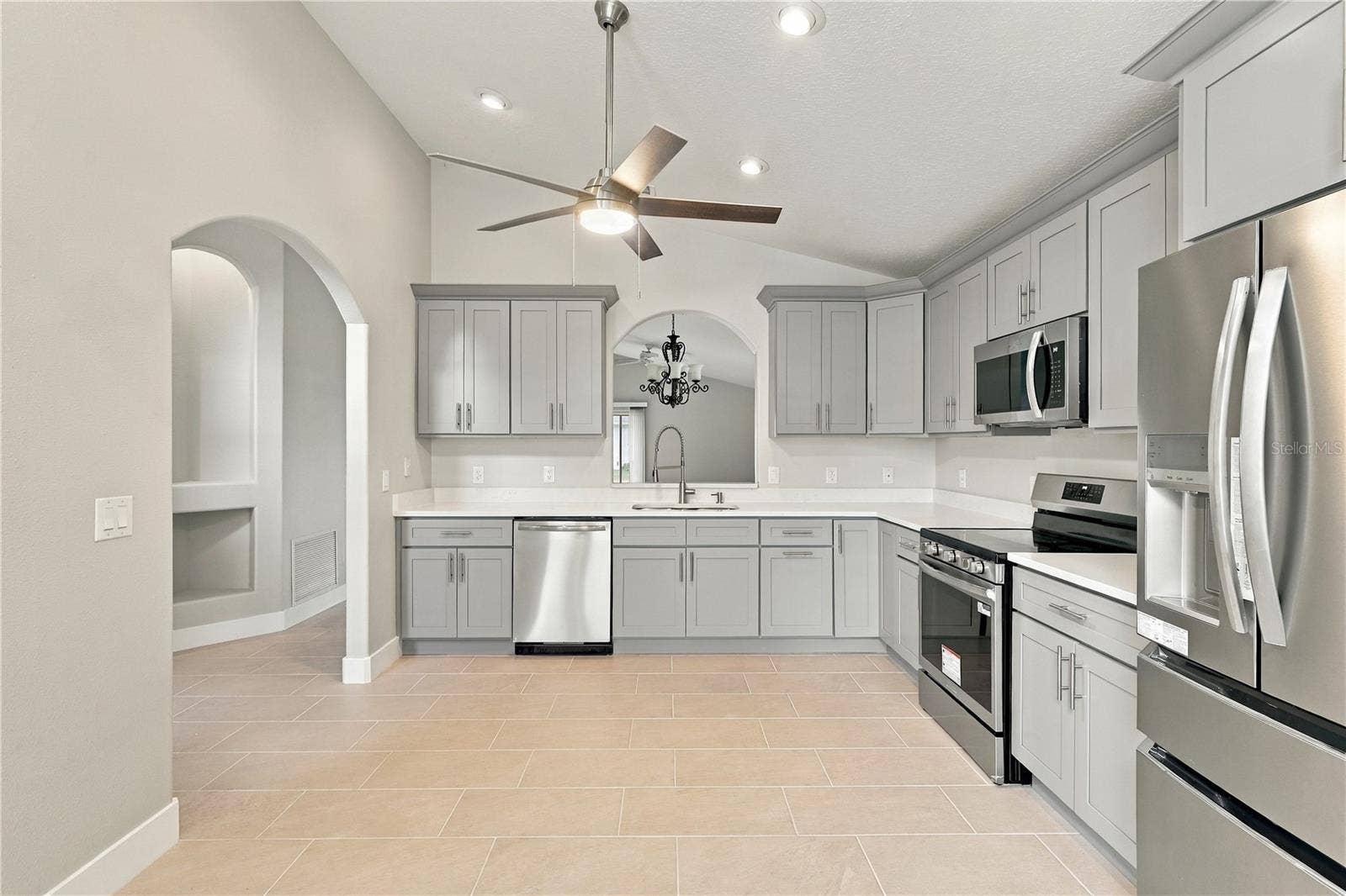 941 VINDALE ROAD, Tavares, FL 32778 941 VINDALE ROAD, Tavares, FL 32778