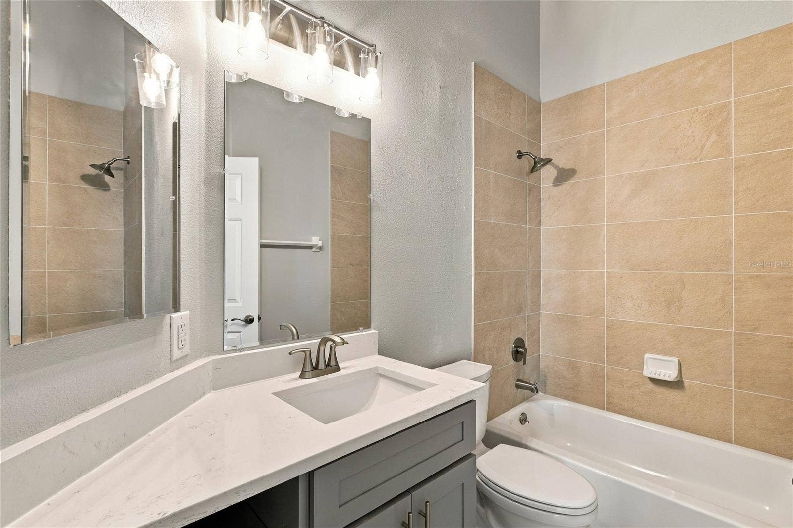 941 VINDALE ROAD, Tavares, FL 32778 941 VINDALE ROAD, Tavares, FL 32778