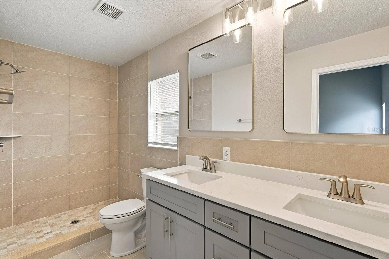 941 VINDALE ROAD, Tavares, FL 32778 941 VINDALE ROAD, Tavares, FL 32778