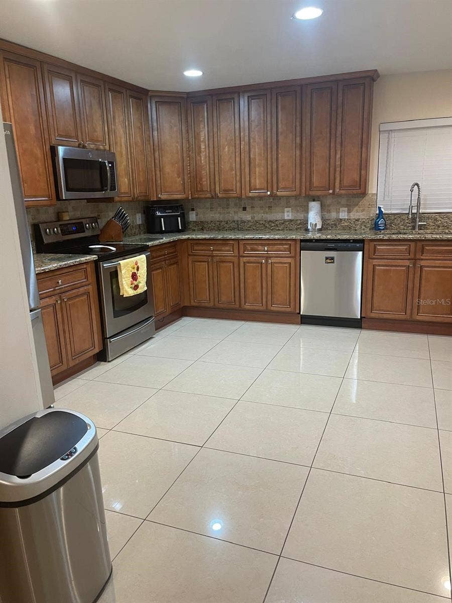 6004 HARDROCK CIRCLE, Orlando, FL 32819 6004 HARDROCK CIRCLE, Orlando, FL 32819