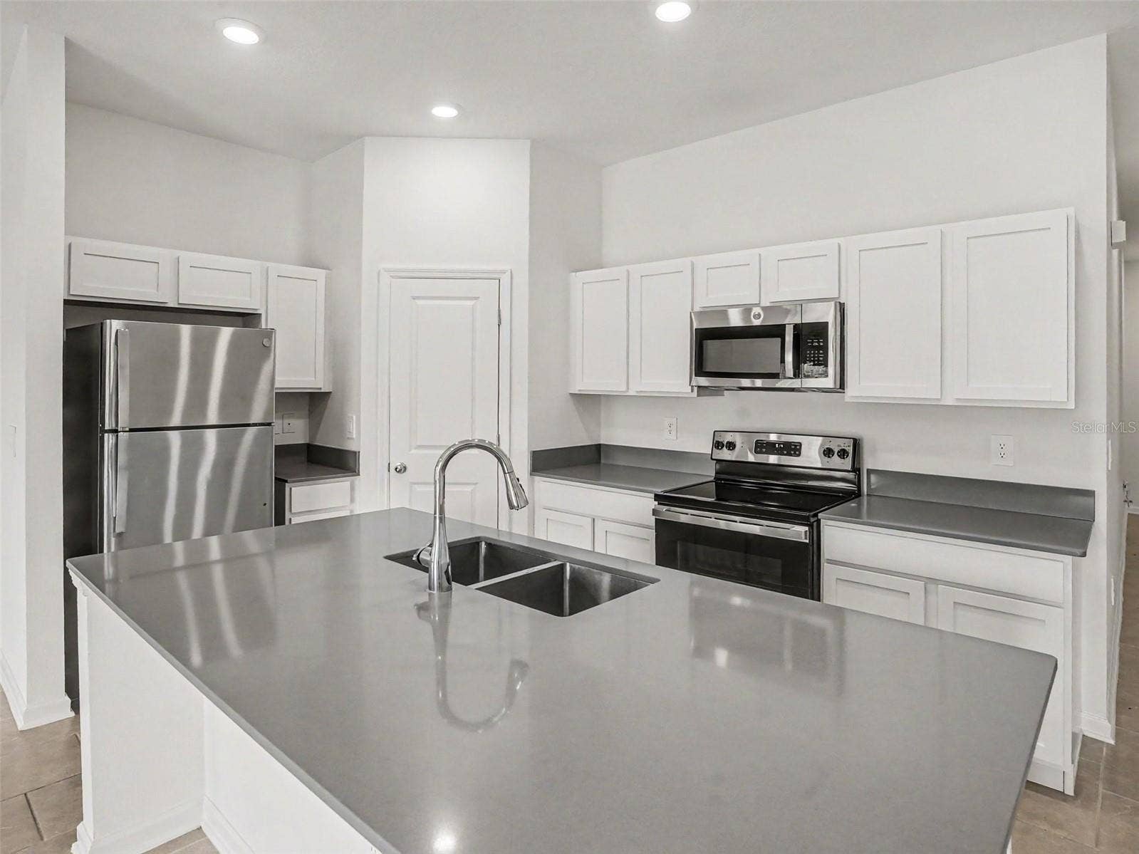 3085 BLUE BONNET LANE, Osteen, FL 32764