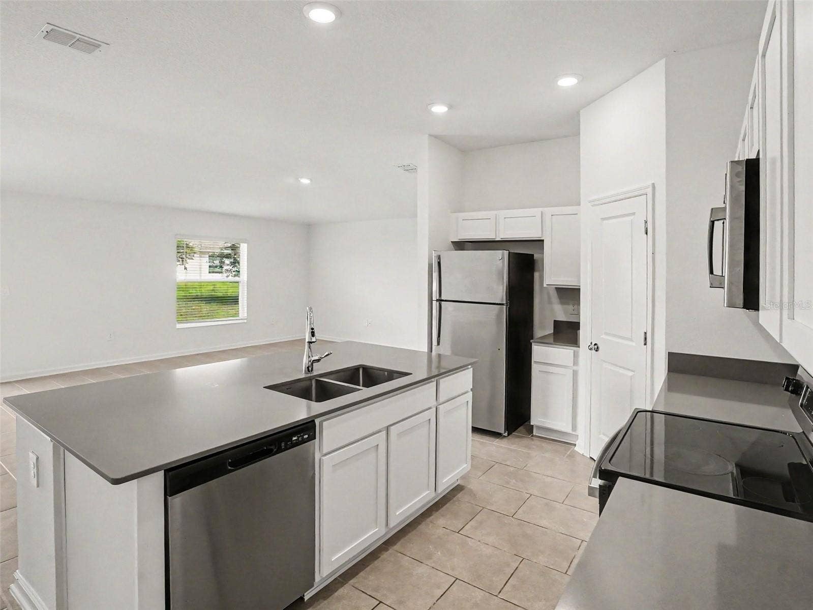 3085 BLUE BONNET LANE, Osteen, FL 32764