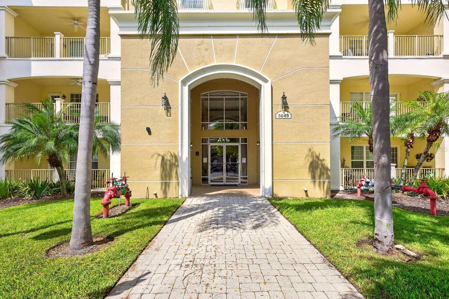 Property photo for 5049 SHOREWAY LOOP, #1-201, Orlando, FL