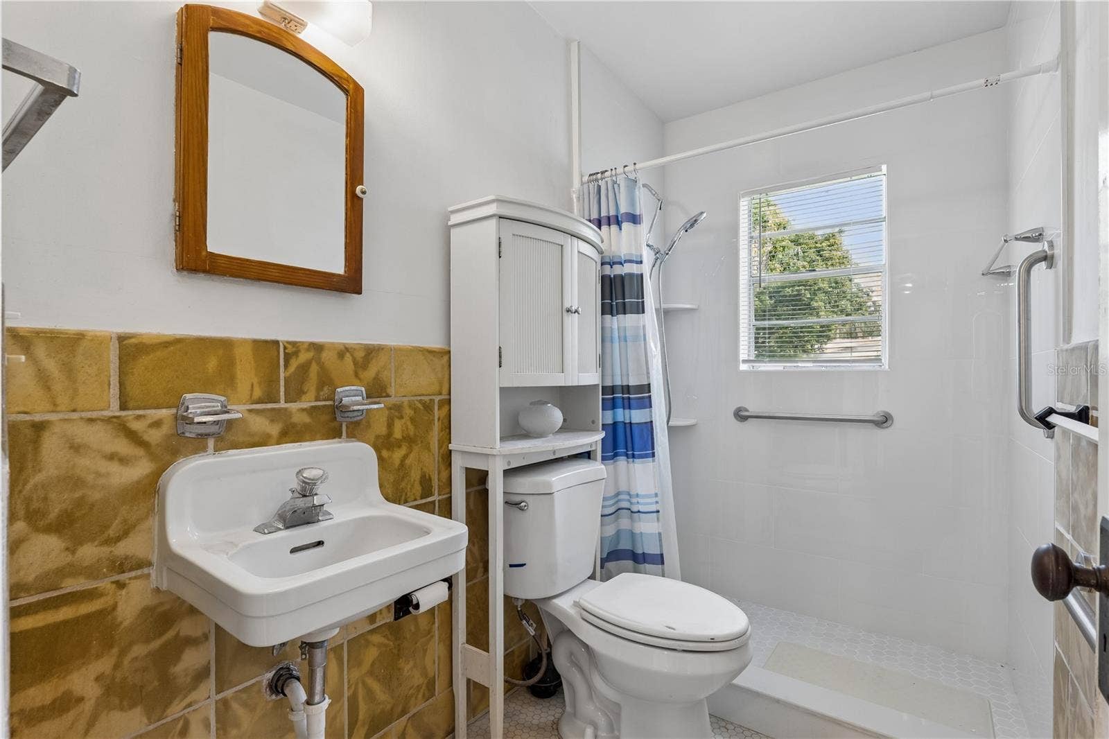 1125 GUERNSEY STREET, Orlando, FL 32804 1125 GUERNSEY STREET, Orlando, FL 32804