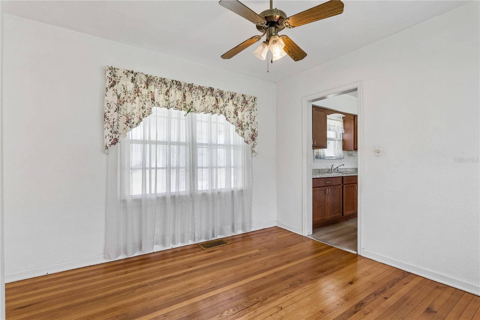 1125 GUERNSEY STREET, Orlando, FL 32804 1125 GUERNSEY STREET, Orlando, FL 32804